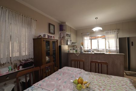 Casa para alugar com 177m², 4 quartos e 2 vagasCozinha