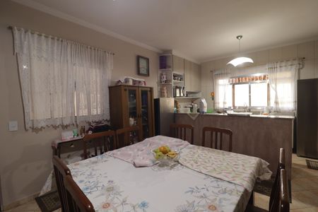 Casa para alugar com 177m², 4 quartos e 2 vagasCozinha