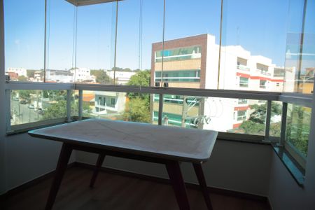 Sala de apartamento à venda com 2 quartos, 57m² em Baeta Neves, São Bernardo do Campo