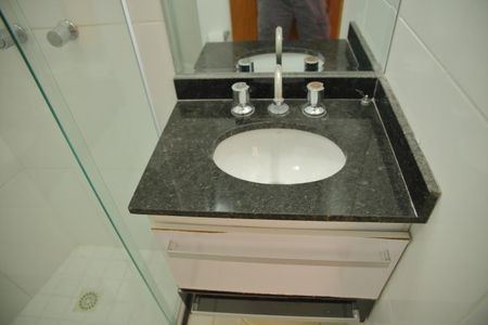 Apartamento à venda com 57m², 2 quartos e 3 vagasBanheiro Social