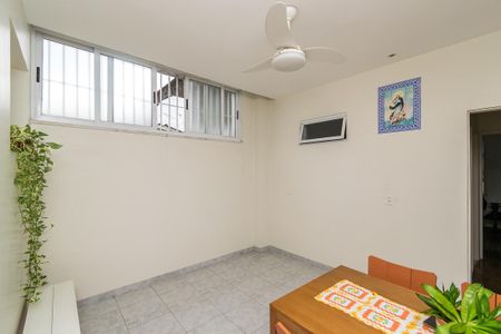 Apartamento à venda com 100m², 2 quartos e 1 vagaCopa
