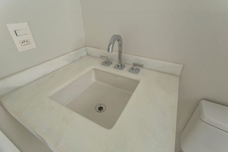 Apartamento à venda com 160m², 3 quartos e 3 vagasBanheiro da Suíte 1