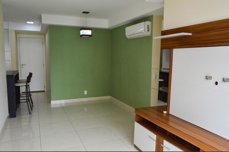 Sala de apartamento para alugar com 2 quartos, 61m² em Jacarepaguá, Rio de Janeiro