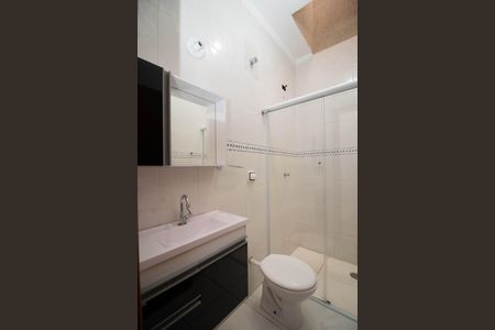 Banheiro da suíte 1 de casa de condomínio à venda com 2 quartos, 95m² em Vila Barros, Guarulhos