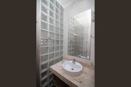 Casa à venda com 510m², 5 quartos e 6 vagasBanheiro da Suíte 1