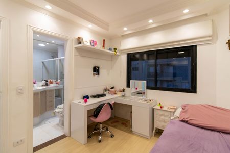 Apartamento à venda com 168m², 3 quartos e 3 vagas Apartamento à venda com 168m², 3 quartos e 3 vagasSuíte 2