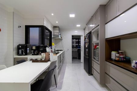 Apartamento à venda com 168m², 3 quartos e 3 vagas Apartamento à venda com 168m², 3 quartos e 3 vagasCozinha