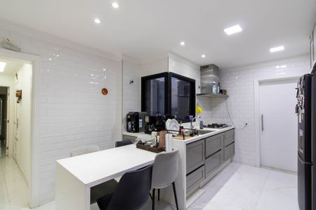 Apartamento à venda com 168m², 3 quartos e 3 vagas Apartamento à venda com 168m², 3 quartos e 3 vagasCozinha