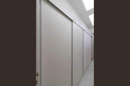 Apartamento à venda com 168m², 3 quartos e 3 vagas Apartamento à venda com 168m², 3 quartos e 3 vagasCorredor