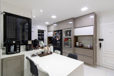 Apartamento à venda com 168m², 3 quartos e 3 vagas Apartamento à venda com 168m², 3 quartos e 3 vagasCozinha