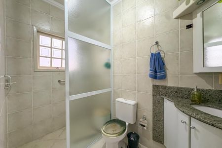 Casa à venda com 300m², 3 quartos e 4 vagasBanheiro da Suíte 1