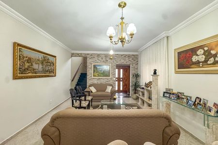 Casa à venda com 300m², 3 quartos e 4 vagasSala