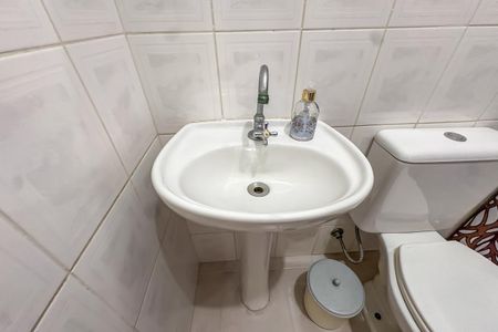 Casa à venda com 300m², 3 quartos e 4 vagasBanheiro de serviço