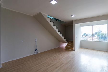 Casa à venda com 325m², 5 quartos e 6 vagasSala