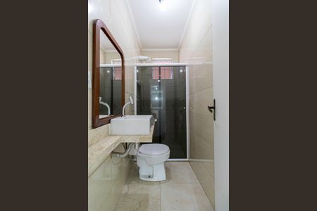 Casa à venda com 325m², 5 quartos e 6 vagasBanheiro Social 2