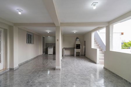 Casa à venda com 325m², 5 quartos e 6 vagasEdícula