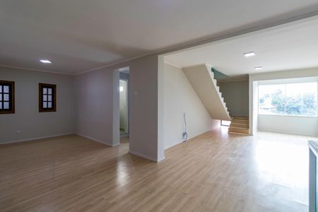 Sala de casa para alugar com 5 quartos, 325m² em Jardim Londrina, São Paulo