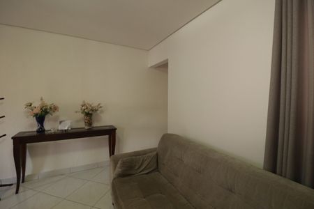 Casa à venda com 69m², 2 quartos e 1 vagaSala