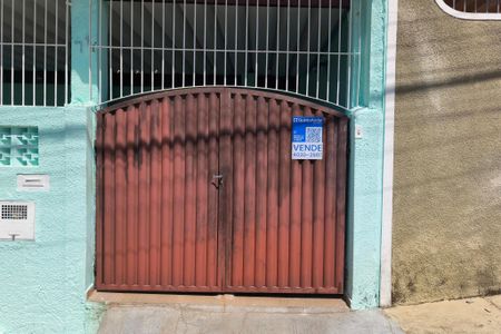 Casa à venda com 270m², 2 quartos e 2 vagasFachada