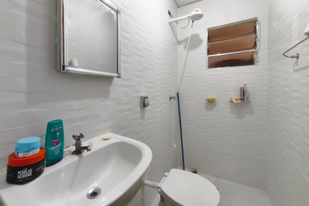 Casa à venda com 270m², 2 quartos e 2 vagas Casa à venda com 270m², 2 quartos e 2 vagasBanheiro