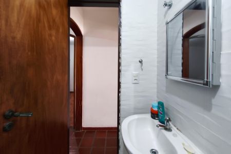 Casa à venda com 270m², 2 quartos e 2 vagasBanheiro