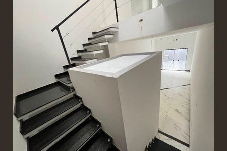 Casa à venda com 169m², 3 quartos e 2 vagas Casa à venda com 169m², 3 quartos e 2 vagasFoto 09