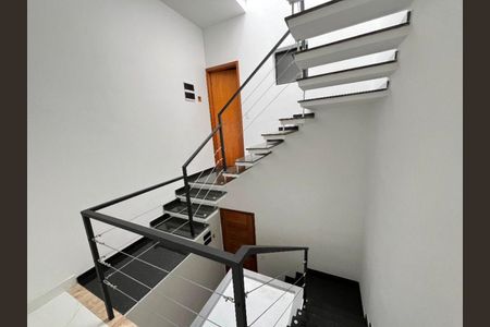Casa à venda com 169m², 3 quartos e 2 vagas Casa à venda com 169m², 3 quartos e 2 vagasFoto 11
