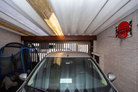 Casa à venda com 185m², 4 quartos e 2 vagasGaragem