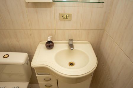 Casa à venda com 185m², 4 quartos e 2 vagasBanheiro da Suíte