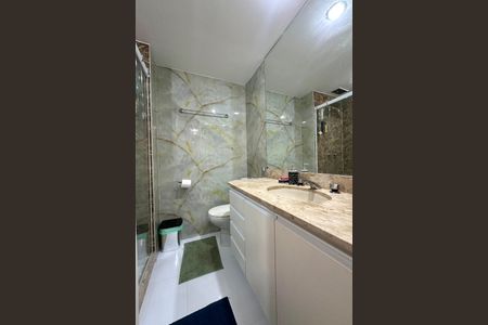 Apartamento à venda com 74m², 2 quartos e 2 vagasBanheiro Social