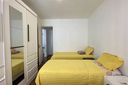 Quarto 01 de apartamento à venda com 2 quartos, 74m² em Copacabana, Rio de Janeiro
