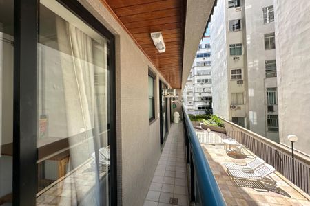 Apartamento à venda com 74m², 2 quartos e 2 vagasVaranda