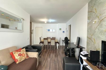 Apartamento à venda com 74m², 2 quartos e 2 vagasSala