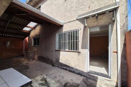 Casa à venda com 300m², 4 quartos e 1 vaga Casa à venda com 300m², 4 quartos e 1 vagaQuintal