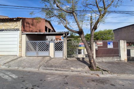 Casa à venda com 300m², 4 quartos e 1 vaga Casa à venda com 300m², 4 quartos e 1 vagaFachada