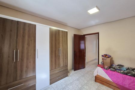 Casa à venda com 300m², 4 quartos e 1 vaga Casa à venda com 300m², 4 quartos e 1 vagaQuarto 1
