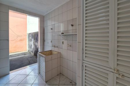 Casa à venda com 300m², 4 quartos e 1 vaga Casa à venda com 300m², 4 quartos e 1 vagaCasa 2 - Área de Serviço