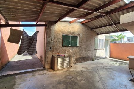 Casa à venda com 300m², 4 quartos e 1 vaga Casa à venda com 300m², 4 quartos e 1 vagaQuintal