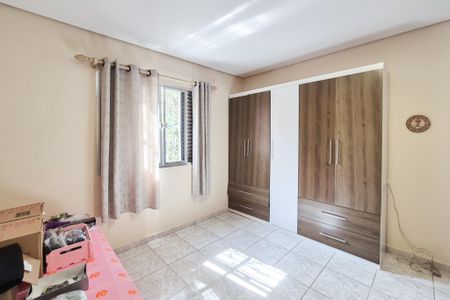 Casa à venda com 300m², 4 quartos e 1 vaga Casa à venda com 300m², 4 quartos e 1 vagaQuarto 1