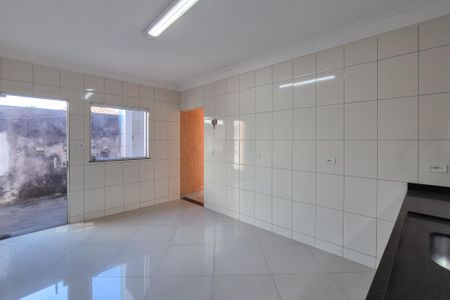 Casa à venda com 300m², 4 quartos e 1 vaga Casa à venda com 300m², 4 quartos e 1 vagaCasa 2 - Cozinha