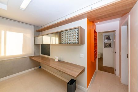 Apartamento à venda com 105m², 2 quartos e 2 vagasEscritório