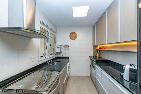 Apartamento à venda com 105m², 2 quartos e 2 vagasCozinha