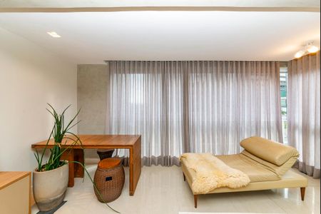 Apartamento à venda com 105m², 2 quartos e 2 vagasSala