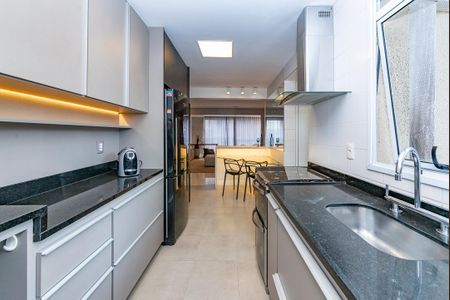 Apartamento à venda com 105m², 2 quartos e 2 vagasCozinha