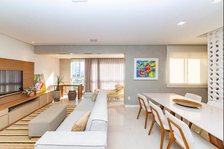 Apartamento à venda com 105m², 2 quartos e 2 vagasSala