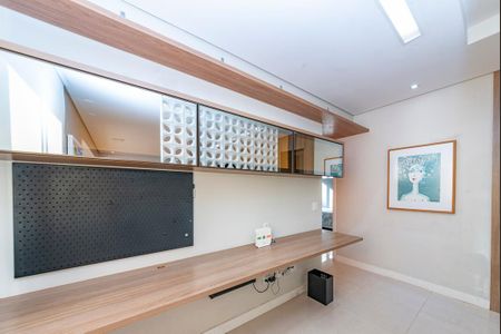 Apartamento à venda com 105m², 2 quartos e 2 vagasEscritório