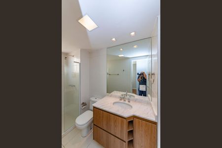 Apartamento à venda com 105m², 2 quartos e 2 vagasBanheiro da Suíte 2