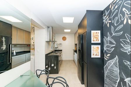 Apartamento à venda com 105m², 2 quartos e 2 vagasCozinha