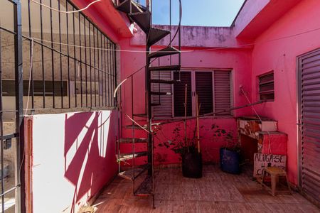 Casa à venda com 197m², 4 quartos e 2 vagas Casa à venda com 197m², 4 quartos e 2 vagasCasa 1 Vista Quarto 2