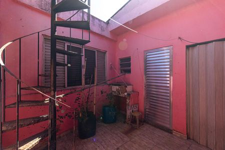 Casa à venda com 197m², 4 quartos e 2 vagas Casa à venda com 197m², 4 quartos e 2 vagasCasa 1 Quintal